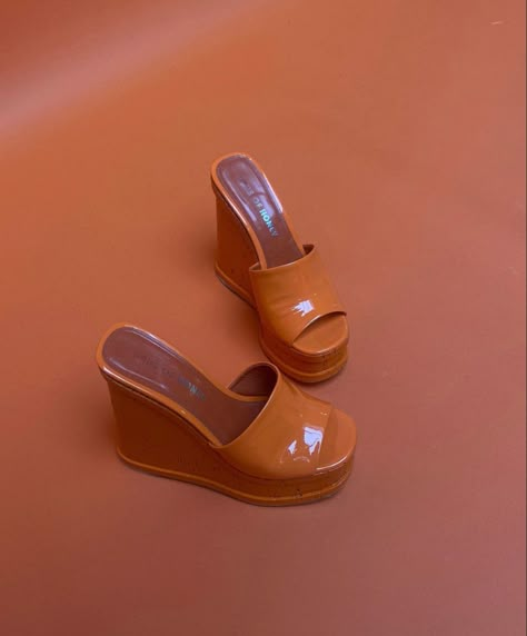 Orange Platform Sandals Outfit, Orange Heel Outfit, Orange Platform Wedge Heels, Orange Shoes Aesthetic, Orange Clothes Aesthetic, 2000s Wedges, Wedges Aesthetic, 2000s Heels, Orange High Heels