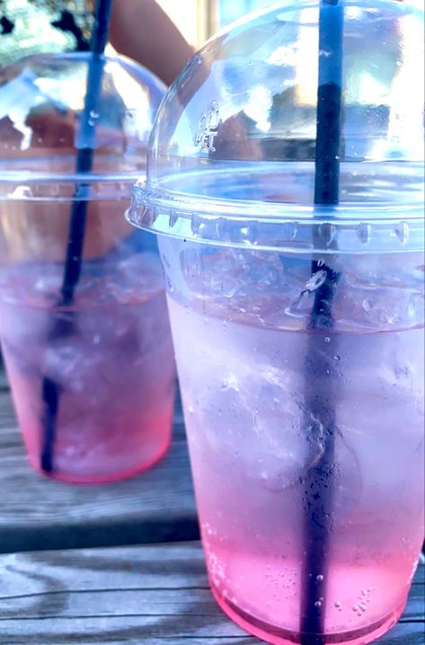 Summer Iced Drinks, Drink With Friends, Drinks Summer, Summer Drink, Iced Drinks, Cold Drink, Summer Drinks, Yummy Drinks, Cold Drinks