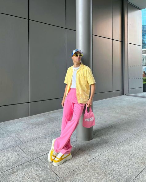 Pink Pants Outfit Men, Island Outfits, Pink Pants Outfit, Pink Pant, Gq Fashion, Fri Yay, Island Outfit, Pants Outfit Men, Outfit Grid