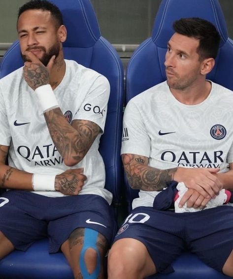 Neymar Jr And Messi, Ronaldo And Neymar, Neymar And Messi, Neymar Memes, Messi Y Cristiano, Cristiano Messi, Neymar Messi, Messi Psg, Lionel Messi Barcelona