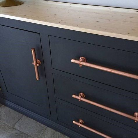 Top 70 Best Kitchen Cabinet Hardware Ideas - Knob And Pull Designs Sideboard Makeover, Copper Door, Hale Navy, Painted Cabinets, Best Kitchen Cabinets, Copper Handles, Kitchen Cabinet Hardware, Copper Kitchen, Interior Paint Colors