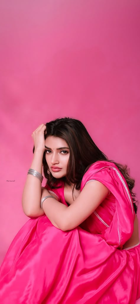 Sreeleela hd retouch wallpaper Shree Leela, Sree Leela, Indian Wedding Couple Photography, Best Pose For Photoshoot, Japanese School, Desi Girl, Actress Pics, Indian Actress Hot Pics, Beautiful Smile Women