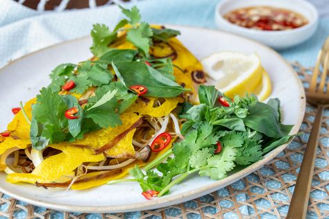 Vegan Vietnamese Crepes (Banh Xeo) Vietnamese Crepes, Vegan Vietnamese, Banh Xeo, Asian Inspiration, Crepe Recipes, Cooking For One, Veg Recipes, Taste Testing, Savoury Dishes