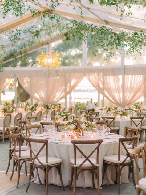 Lowndes Grove Wedding Ceremony, Summer Wedding Elegant, Fairy Lights On Wedding Tables, Wedding Venue Charleston Sc, Summer Wedding Tent Decor, Modern Southern Wedding, Summer Garden Wedding Ideas, Southern Chic Wedding, Garden Wedding Design