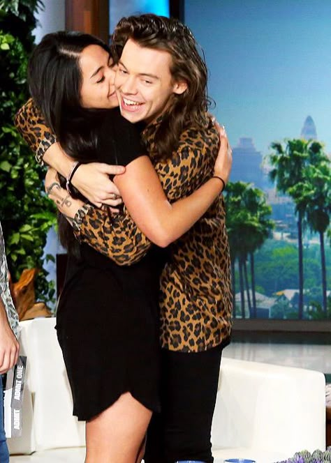 Harry Styles, Ellen 2015 Harry Styles Hugging, European Boys, Harry Styles Images, Harry Styles 2015, Celebrity Icons, Harry Styles Update, One Direction Harry, Harry Styles Pictures, Mr Style