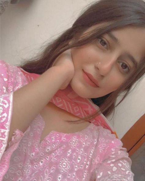 Pakistani Girls Dps, Vip Girls, Anime Brown Hair, Eid Looks, Long Indian Hair, Girls Dps, Celebrity Casual Outfits, Dance Parties, Self Portrait Poses