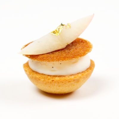 Apple Tartlet Mignardises Vanilla Marshmallow Recipe, Wagashi Recipe, Mini Apple Tarts, American Apple Pie, Apple Tarts, Treacle Tart, New Year's Desserts, Mini Pastries, French Butter