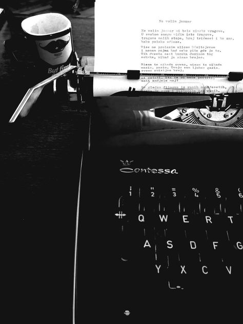 Vintage, retro, black and White picture, typewriter, Balasevic Djordje "Ne volim januar", writing Typewriter Black And White, Writer Aesthetic Black And White, Lawyer Aesthetic Black And White, Black Typewriter Aesthetic, Black And White Typewriter, Black And White Aesthetic Vintage Music, Black And White Paper Aesthetic, Black And White Letter Aesthetic, Black And White Aesthetic Writing