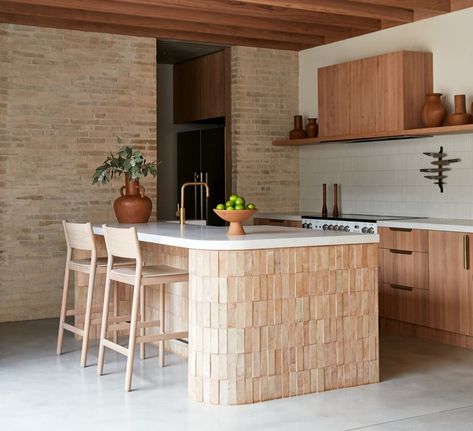 Curl Curl House by Folk Studio — Hunter & Folk Tiled Island, Kitchen Village, Online Mood Board, Mediterranean Kitchen Design, West Village Townhouse, Kitchen Island Bench, Mediterranean Kitchen, Office Fit Out, Island Bench