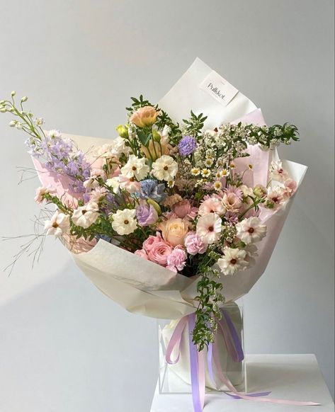 Flower Bundles Bouquets, Pretty Bouquet Of Flowers Aesthetic, Korean Style Flower Bouquet, Bouqette Of Flowers Aesthetic, Bouget Flower, Bouquet Ideas Gift, Cute Bouquet Flowers, Korean Flower Bouquet Aesthetic, Bunch Of Flowers Aesthetic