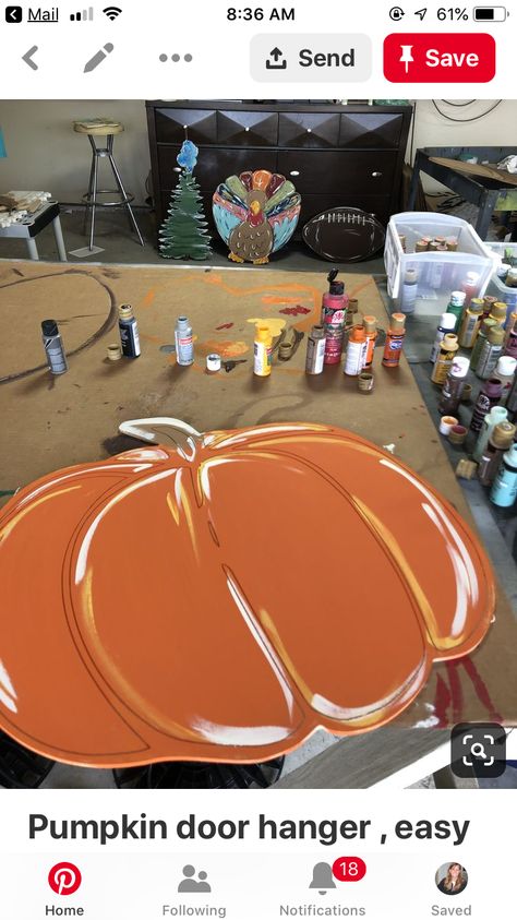 Painted Wood Pumpkins, Kids Paint Party, Diy Fall Ideas, Diy Paint Party, Pumpkin Cutouts, Fall Wood Crafts, Pumpkin Door Hanger, Halloween Door Hangers, Pumpkin Door