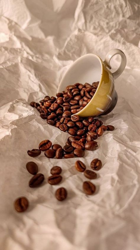 Food Advertising Photography, Food Still Life Photography, Creative Still Life Photography, Coffee Beans Photography, Food Photography Dessert, Food Photography Composition, Coffee Market, Creative Advertising Photography, Coffee Shop Photography