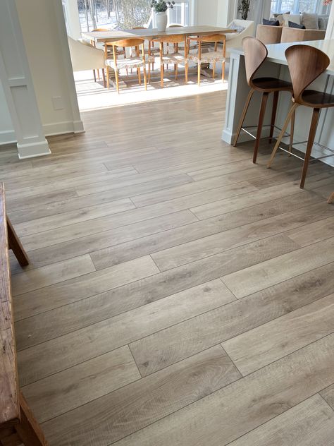 LVP Flooring: The Best Floors for Your Home — Kayla Haven Best Lvp Flooring, Best Vinyl Plank Flooring, Cheap Vinyl Flooring, Modern Farmhouse Living Room Decor, Hardwood Floor Colors, White Oak Hardwood Floors, Lvp Flooring, Beach House Kitchens, Oak Hardwood Flooring