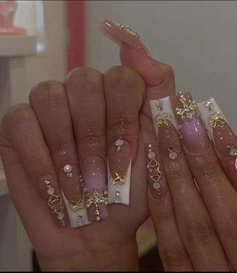 Latina Square Nails, Acrylic Nails Latina, Latina Nail Designs, Vibe Nails, Latina Nails, Paws And Claws, Bling Nails, Square Nails, Acrylic Nail Designs