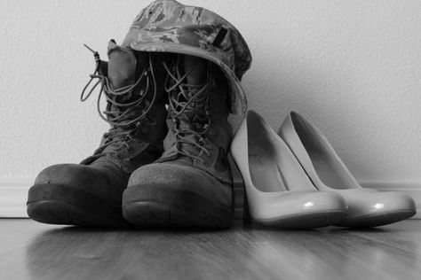 His and hers. Military love <3 Army Boyfriend, Military Boyfriend, Military Husband, Military Wife Life, Collage Des Photos, Military Aesthetic, Military Couples, Army Couple, Military Girlfriend