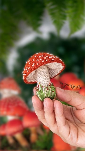 Making Christmas Trees Diy Crafts, Crochet Terrarium, Green Crochet Projects, Crochet Cottage Core, Knit Mushroom, Cottage Core Crochet, Crochet Mushrooms, Christmas Mushroom, Crochet Fall Decor