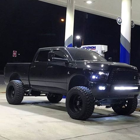 RATE THIS CUMMINS! Follow -> @truckzntruckz Girly Trucks, Lifted Dodge, Dodge Diesel Trucks, Country Trucks, Dodge Diesel, Cummins Trucks, Ram Cummins, Dodge Ram Trucks, Future Trucks