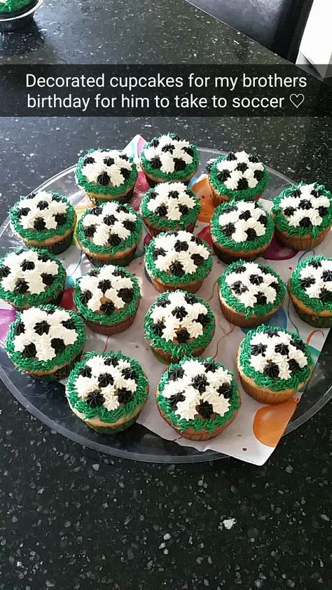 Soccer Party Cupcakes, Soccer Brownies, Soccer Ball Cupcake Cake, Soccer Birthday Cupcakes, Soccer Cupcakes For Boys, Soccer Party Desserts, Soccer Birthday Food Ideas, Football Cupcakes Soccer, Soccer Theme Cupcakes