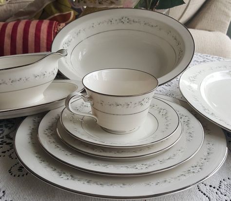 Service for 8 Noritake Heather 43 Pieces with Serving Dishes | Etsy Noritake China Patterns Vintage, Noritake China Patterns, Formal Dinner Setting, Luxury Wedding Gifts, Fine China Dinnerware, Fine Dinnerware, Noritake China, Blue Napkins, Beige Wedding