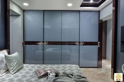 Aesthetic Wardrobe Closet, Modern Wardrobe Design Sliding Doors, Organization Wardrobe, Blue Wardrobe, Modern Wardrobe Design, Wardrobe Laminate Design, Sliding Door Wardrobe Designs, Wardrobe Organization, Aesthetic Wardrobe