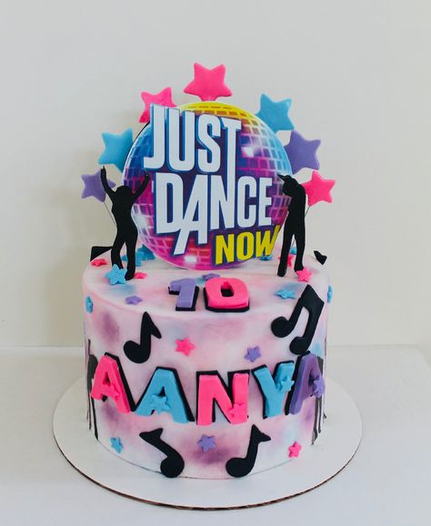 Just Dance Cake Ideas, Just Dance Birthday Party Ideas, Dance Party Cake Ideas, Dance Party Birthday Cake, Just Dance Party Ideas, Dance Theme Cake, Dance Cake, Dance Birthday Cake, Music Birthday Cake