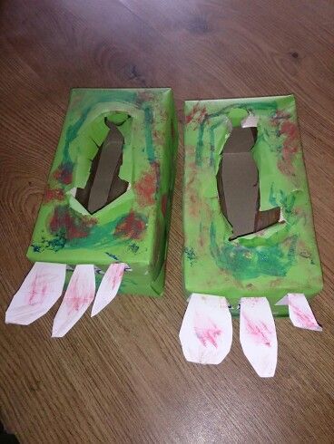 Shrek ogar feet - made by wrapping tissue boxes in paper painting them and adding cardboard toenail. My son is obsessed by Shrek.  kids craft activities and recycling tissue boxes Shrek Party Activities, Shrek Crafts For Kids, Shrek Activities, Shrek Crafts, Shrek Movie Night, Shrek Movie, Box Monster, Shrek Party, Fairy Tale Crafts