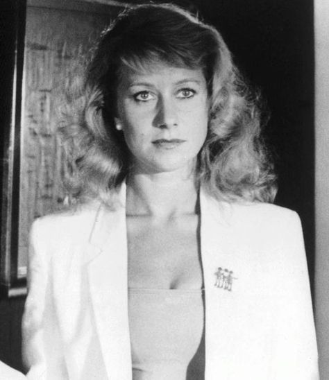 The Long Good Friday, Friday Film, Gangster Films, The Long Goodbye, Best Actress Award, Classic Actresses, Helen Mirren, British Actresses, Good Friday