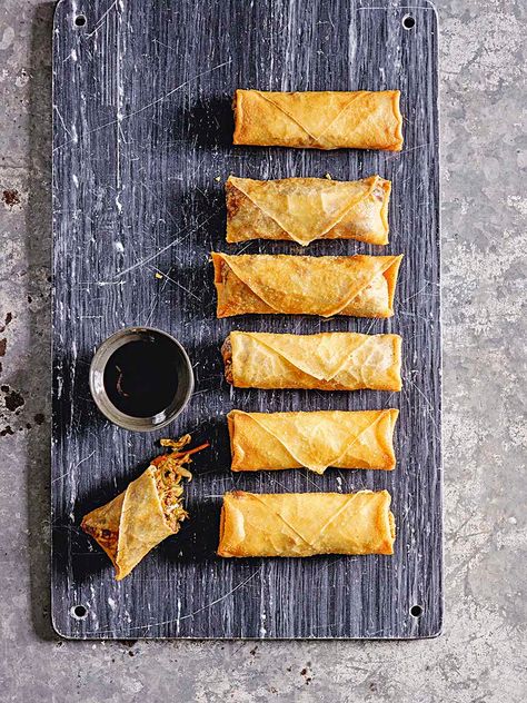 Duck Spring Rolls Recipe, Duck Spring Rolls, Lumpiang Shanghai, Chinese Appetizers, Rolls Food, Cooking Chinese Food, Chicken Spring Rolls, Jade Buddha, Spring Roll Recipe