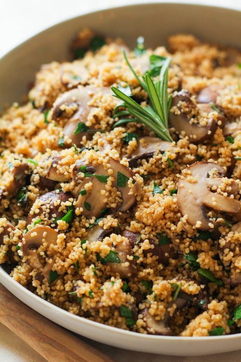 Cremini Mushroom Recipes, Mushrooms Thanksgiving, Mediterranean Board, Wholefoods Recipes, Herb Couscous, Thanksgiving Recipes Side Dishes Veggies, Thanksgiving Food Sides, Light Food, Thanksgiving Side Dish