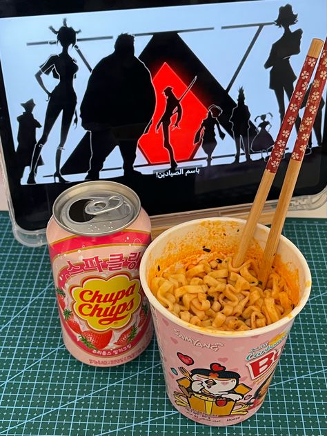 Pink Spicy Noodles, Bulduk Noodles Pink, Ramen Noodle Aesthetic, Nodels Spicy, Buldak Ramen Aesthetic, Ramen Pictures, Budak Ramen, Ramen Cup Noodles, Pink Noodles