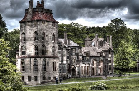 Fonthill Castle Things To Do In Pennsylvania, Fonthill Castle, Mercer Museum, Pennsylvania Travel, American Freedom, Old Buildings, The Crazy, Abandoned Places, Summer House