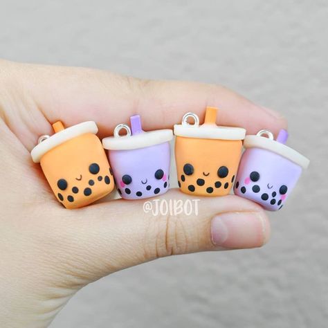 adorable orange and purple boba team charms 💜 Love them! Clay Kawaii, Easy Polymer Clay, Mini Clay, Polymer Clay Kawaii, Diy Air Dry Clay, Diy Earrings Polymer Clay, Polymer Clay Figures, Cool Paper Crafts, Clay Diy Projects