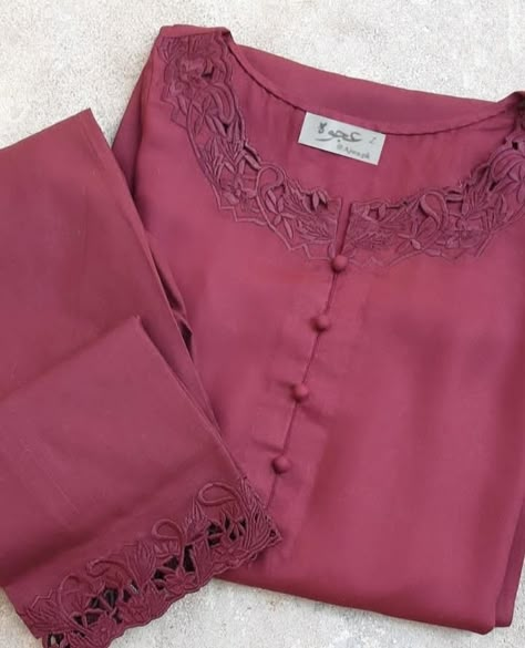 Falsa Colour Suits, Suit Design With Lace Work, Simple Machine Work Suit, Cutwork Neck Design, Cutwork Embroidery Suits Designs, Plain Kurta With Lace Design, Fitted Cutwork Kurta For Summer, Plain Kurti Designs With Lace, Cutwork Embroidery Suits Punjabi