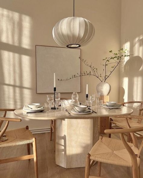 Dining Table Interior Design, Aesthetic Dining Table, Dining Table Interior, Aesthetic Dining Room, Table Interior Design, Minimalist Homes, Aesthetic Interior Design, Modern Minimalist Home, Soft Minimalism