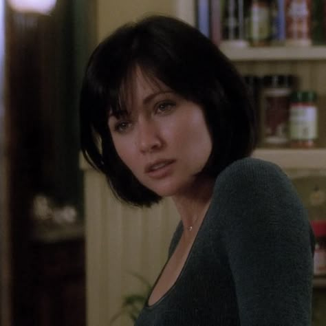 Prue Halliwell Icon, Prue Halliwell Hair, Prue Halliwell Aesthetic, Prue Charmed, Charmed Prue, Charmed Aesthetic, Shannen Doherty Charmed, Piper Charmed, Prue Halliwell