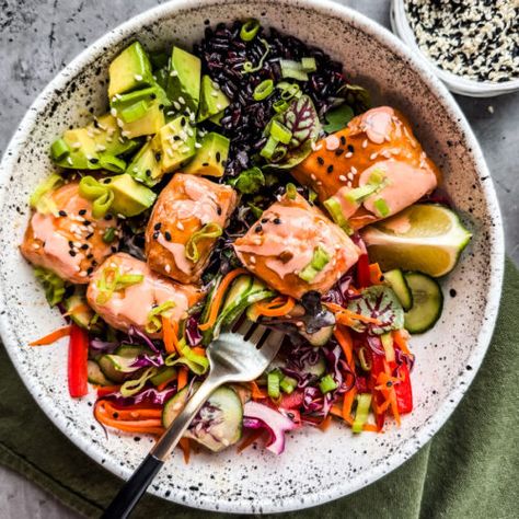 Healthy Teriyaki Salmon Bowl This nutrient-packed Teriyaki Salmon Bowl recipe has it all: fresh colorful veggies, healthy grains, and tender flaky salmon for a nice dose of protein and omega-3. #salmonbowl #salmon #teriyaki #bowlmeal #grainbowl #healthyrecipe #healthylunch #healthydinner Quinoa Bowl Recipes Healthy, Healthy Teriyaki Salmon, Protein Power Bowls, Quinoa Bowl Recipes, Bowl Recipes Healthy, Teriyaki Salmon Bowl, Salmon Bowl Recipe, Meal Prep Keto, Salmon Meal Prep