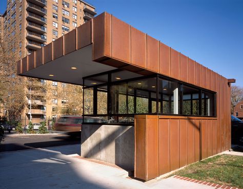 Pratt Security Kiosk | Matiz Architecture and Design | Archinect Security Cabin Design Architecture, Security Gate Design, Security Guard House, Security Kiosk, Guard Room, Security House, Security Room, Security Office, Factory Architecture