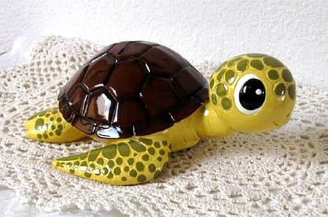 love this sea turtle 'piggy' bank!: Ceramic Turtle Painting Ideas, Ceramics Turtle, Turtle Pottery, Clay Turtle, Turtle Time, Turtle Crafts, Baby Sea Turtles, Ceramic Turtle, Sea Turtle Art