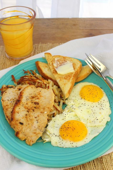 Breakfast Chops, Pork Breakfast Recipes, Breakfast Pork Chops, Healthy Pork Chops, Easy Pork Chops, Easy Pork Chop Recipes, Pork Chop Dinner, Grilled Pork Chops, Boneless Pork Chops