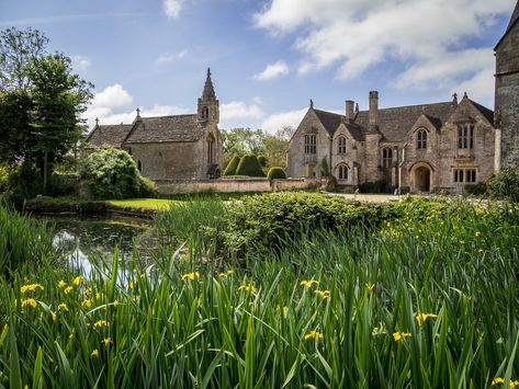 https://flic.kr/p/UXFPBw | Poldark is Back, Great Chalfield Manor | A new season is starting here in the UK in June. Great Chalfield Manor is the fictional Killewarren, home of Ray Penvenen, played by John Nettles. Great Chalfield has been described as "one of the most perfect examples of the late medieval English manor house". It was built around 1465–1480. John Nettles, Manor House Hotel, Castle Combe, English Manor Houses, English Castles, English Tudor, English Manor, Stately Home, Manor House