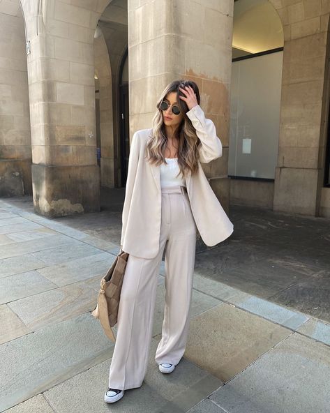 Beige Pants Outfits, Beige Pants Outfit, Pants Cream, Zara Jumpsuit, Beige Outfit, Satin Blazer, Beige Blazer, Rib Knit Cardigan, Beige Pants