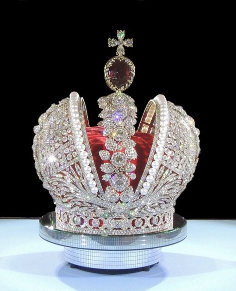 Gay Jewelry, Imperial State Crown, Russian Royalty, Royal Crown Jewels, Russian Jewelry, Imperial Crown, Romanov Dynasty, Royal Crowns, Royalty Aesthetic