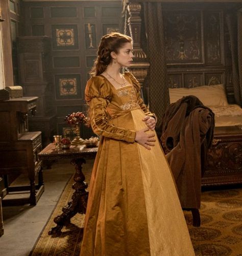 Royal Dress Aesthetic, Charlotte Hope, Medieval Dress Princess, Golden Yellow Dress, Drama Clothes, The Spanish Princess, Tudor Dress, Spanish Princess, The Other Woman