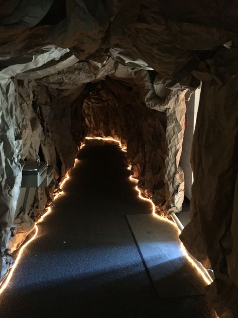 Diy Cave, Halloween Tunnel, Spooky Punch, Cave Interior, Cave Decorations, Haunted Trail Ideas, Cave Diy, Cave Design, Halloween Maze