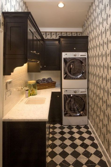 Laundry Room Stackable, Elegant Laundry Room, Vintage Laundry Room Decor, Utility Room Designs, Laundry Room Storage Shelves, Vintage Laundry Room, Small Laundry Room Organization, Stylish Laundry Room, Room Storage Diy