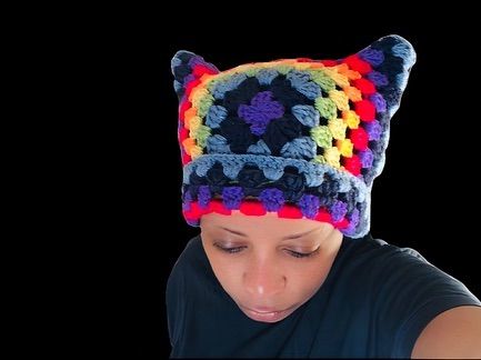 It’s beanie season 🥶 Crochet Granny Square Cat Ear Beanie pattern is now available written & video tutorials Thanks to #sonja for testing the pattern. Link in bio Granny Square Cat Beanie, Cat Ear Beanie Pattern, Granny Square Cat, Granny Square Beanie, Crotchet Hat, Kat Haken, Cat Ear Beanie, Ear Beanie, Cat Ears Hat