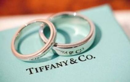 Wedding rings tiffany brides 20 ideas Inexpensive Wedding Rings, Tiffany Bride, Tiffany Wedding Rings, Partner Rings, Wedding Bands For Him, Tiffany Wedding, Wedding Bands For Her, Cool Wedding Rings, Titanium Wedding Rings