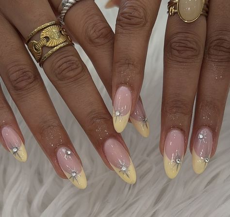 Nails To Go With A Yellow Dress, Butter Yellow Nails With Design, South Of France Nails, Nails Trend 2024, Butter Nails, Butter Yellow Nails, Engagement Nails, Yellow Nail Art, Wow Nails