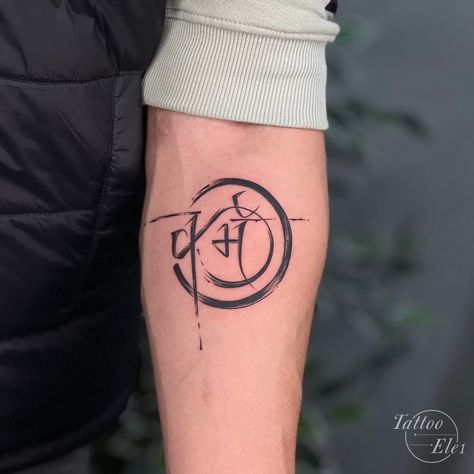 A karma tattoo incorporating an enso circle is a powerful symbol representing the concept of karma within the context of Zen Buddhism. The enso circle itself symbolizes enlightenment, strength, elegance, and the universe. Combining it with karma signifies the cyclical nature of cause and effect, suggesting that our actions have consequences that reverberate through our lives and beyond. Karma Circle Tattoo, Karma Tattoo Symbol, Beyond Tattoo, Karma Symbol, Actions Have Consequences, Zen Tattoo, Enso Circle, Karma Tattoo, Circle Tattoo