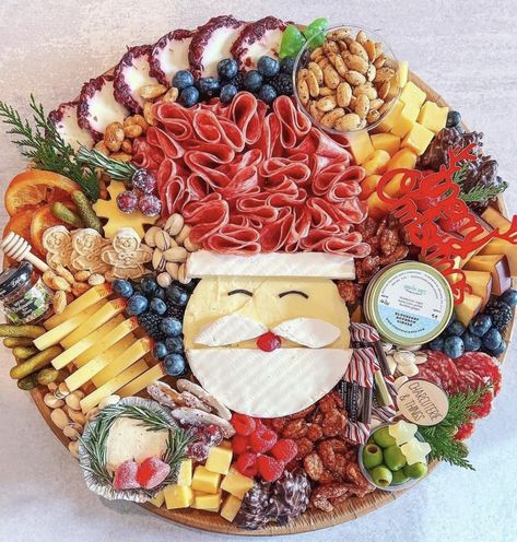 Individual Christmas Charcuterie Board Ideas, Santa Clause Charcuterie Board, Christmas Cutlery Board Food Ideas, Christmas Inspired Charcuterie Board, Fun Christmas Charcuterie Board Ideas, Holiday Chacutery Boards, Sharcutary Board Ideas Christmas, Cheese Board Ideas Christmas, Rudolph Charcuterie Board